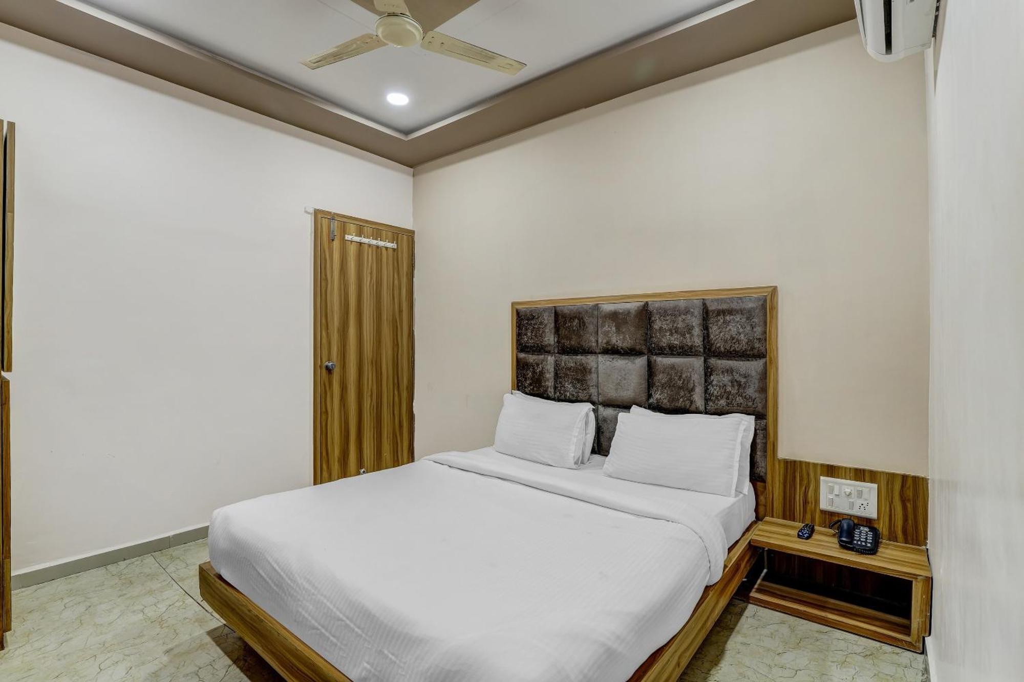 Capital O Maple View Hotel Narora Exterior foto