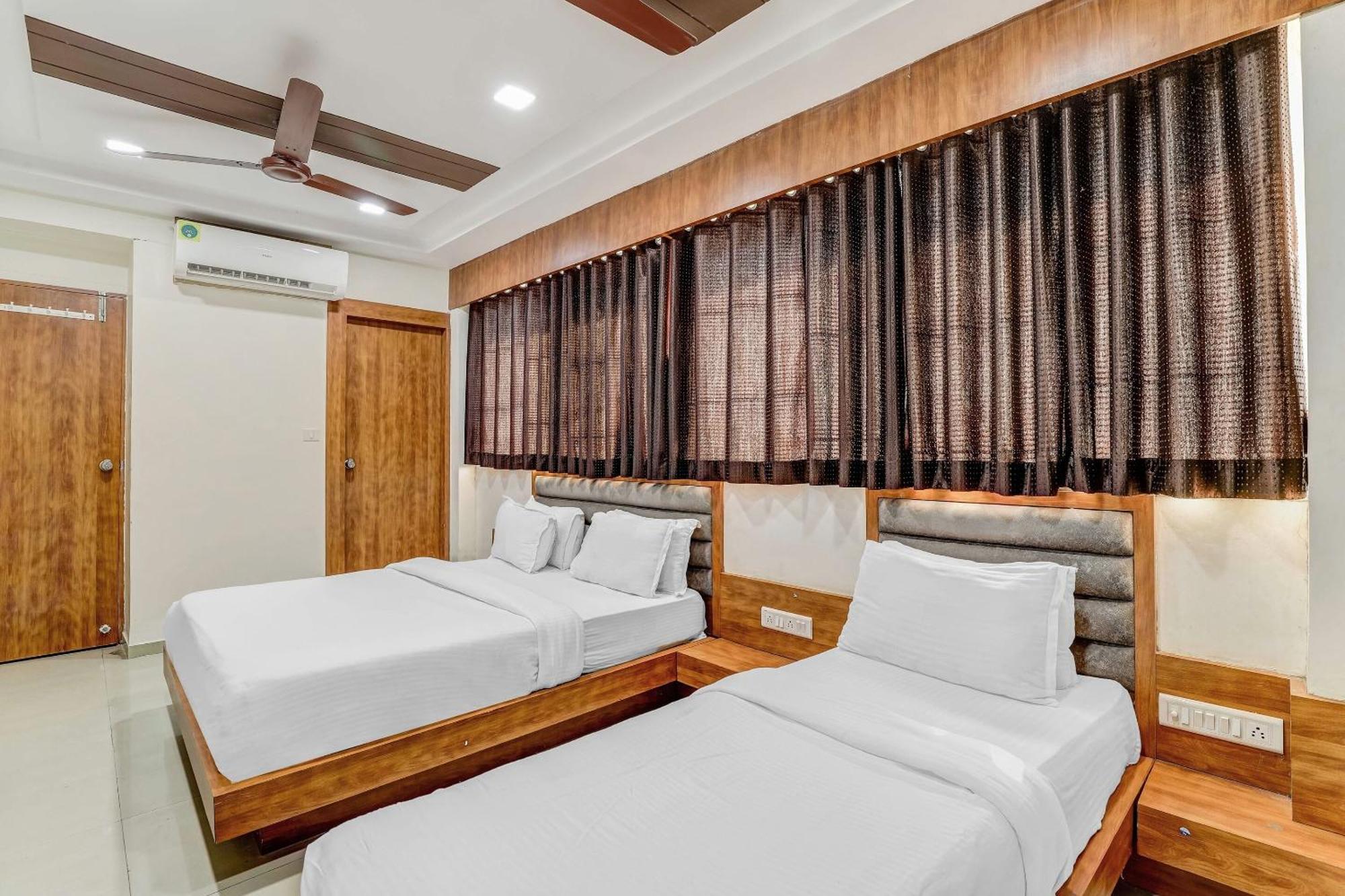 Capital O Maple View Hotel Narora Exterior foto