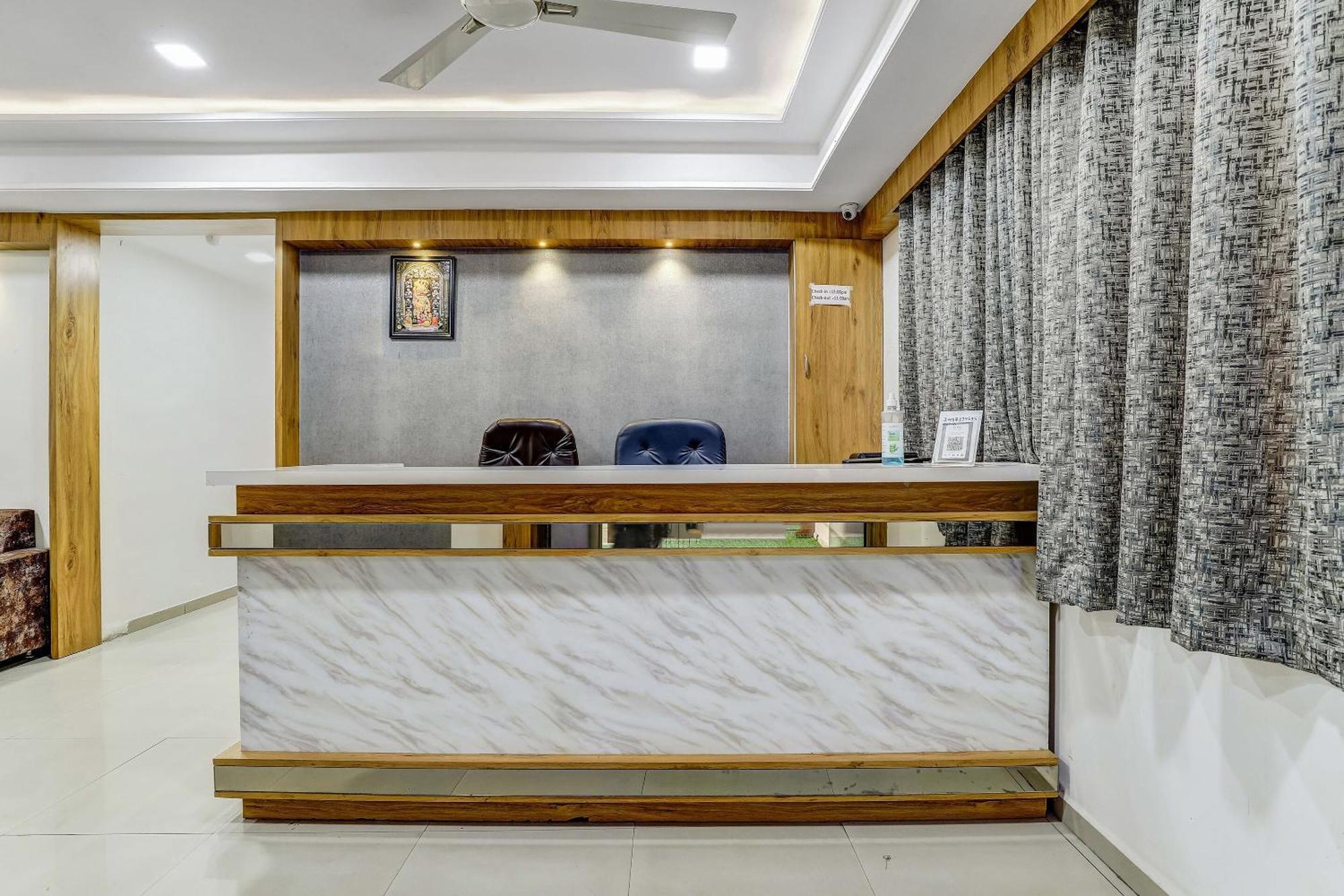 Capital O Maple View Hotel Narora Exterior foto