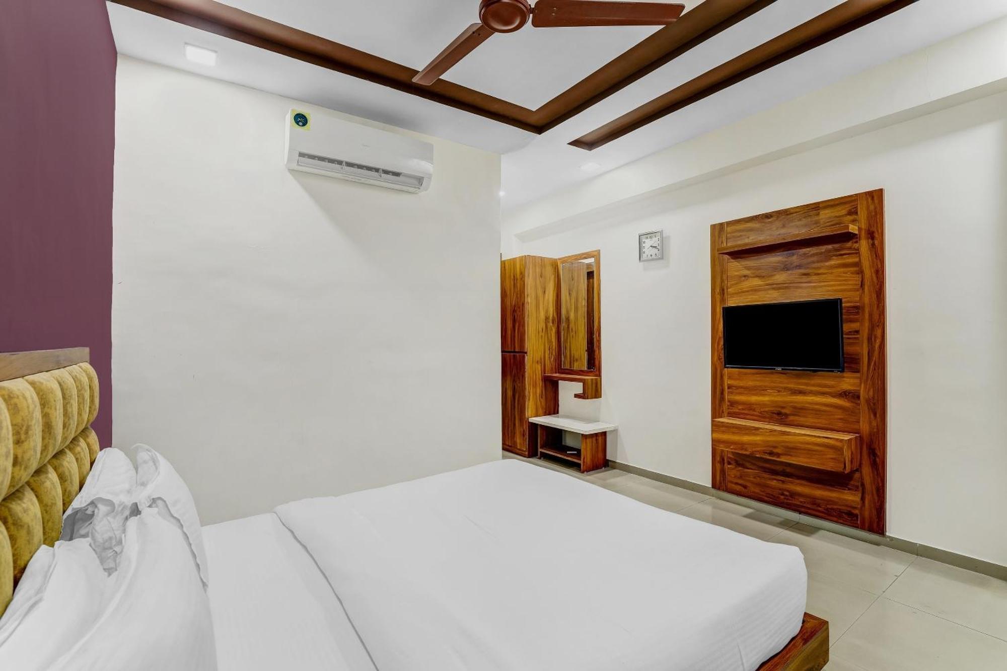 Capital O Maple View Hotel Narora Exterior foto