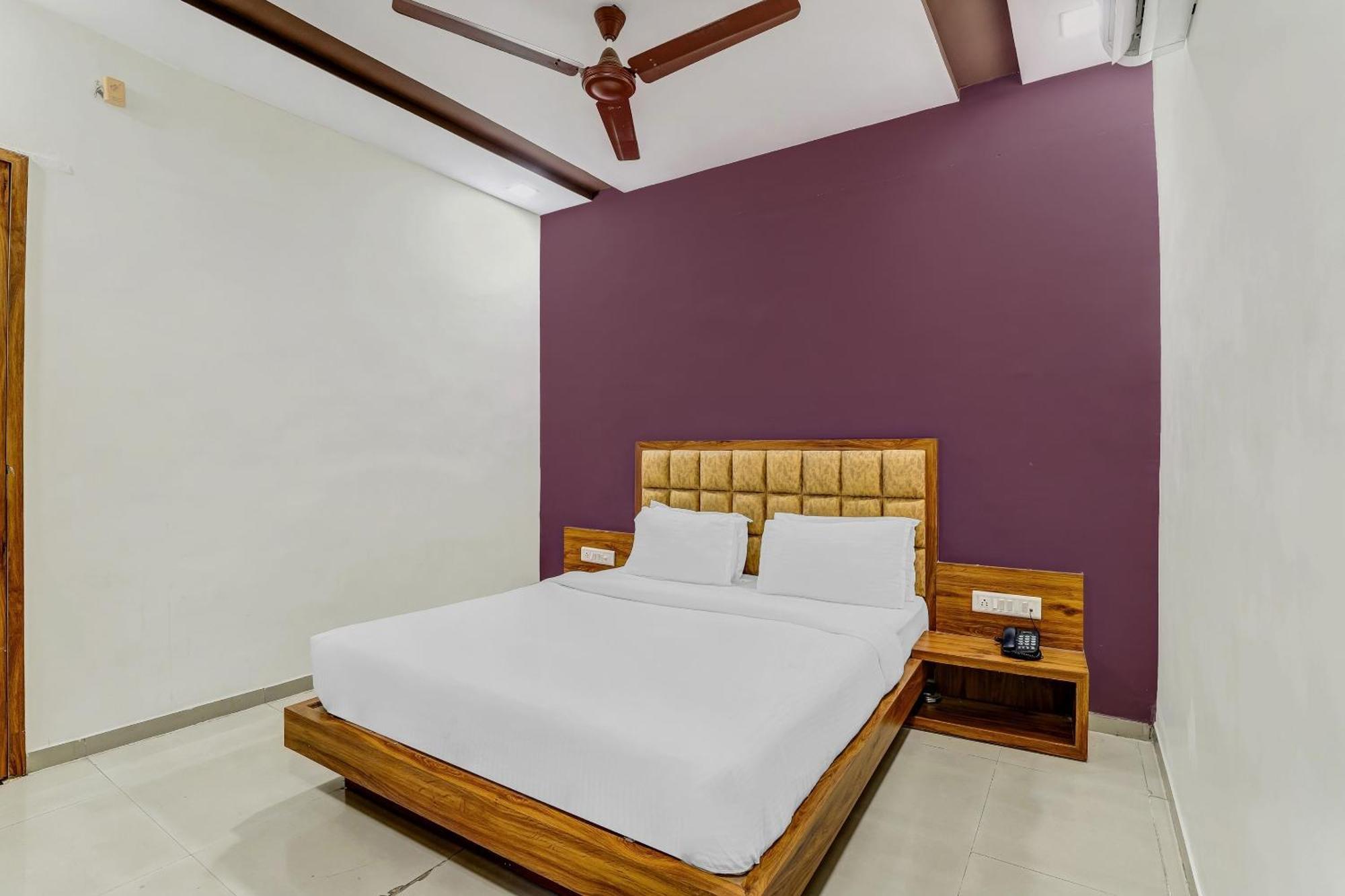 Capital O Maple View Hotel Narora Exterior foto