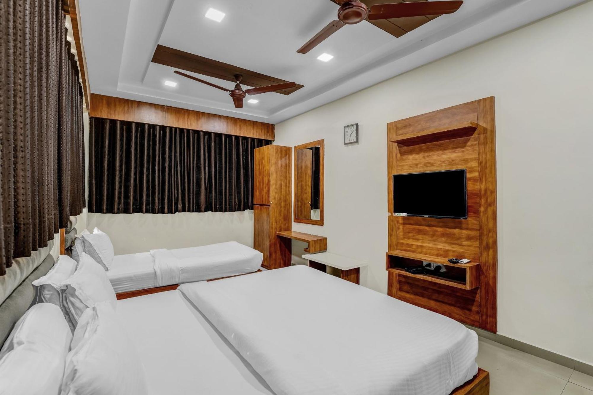 Capital O Maple View Hotel Narora Exterior foto